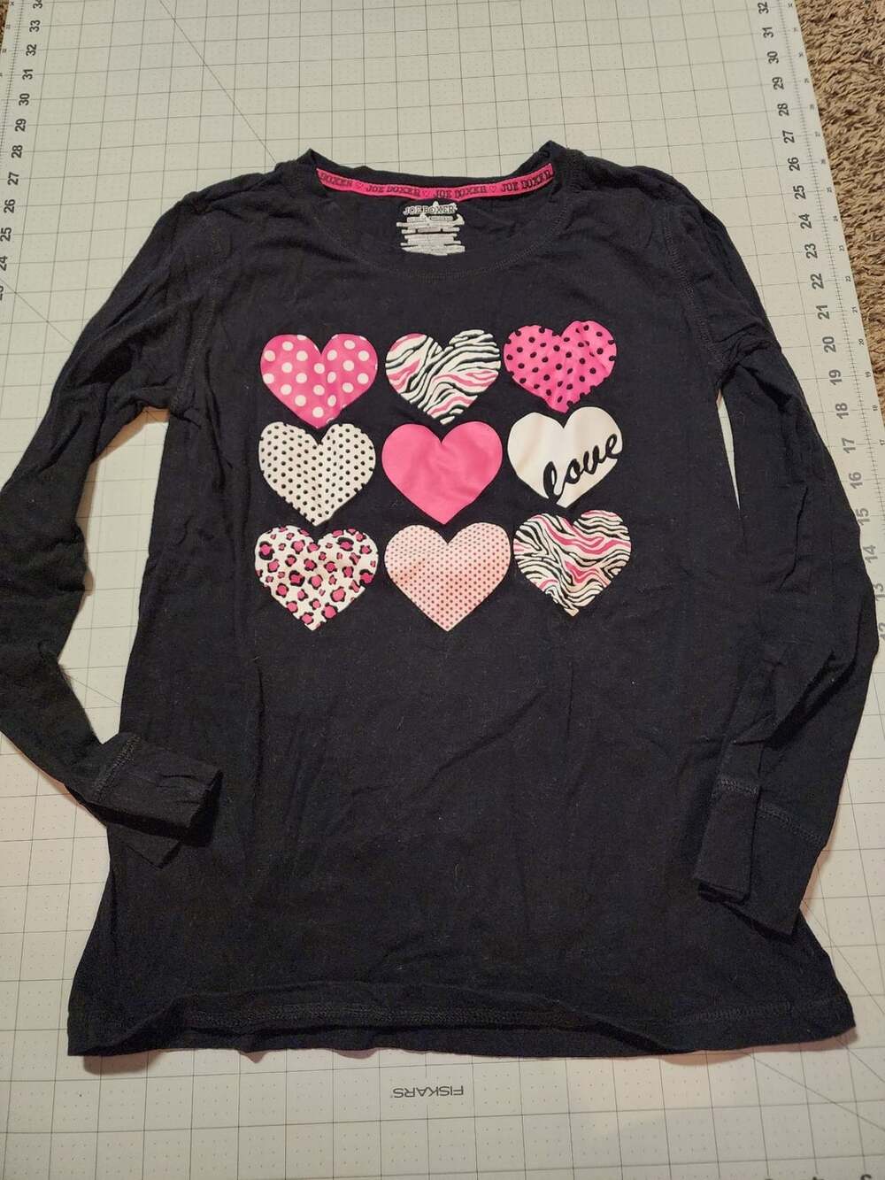 Joe Boxer Long Sleeve Graphic Tee Size Medium Black Heart Print